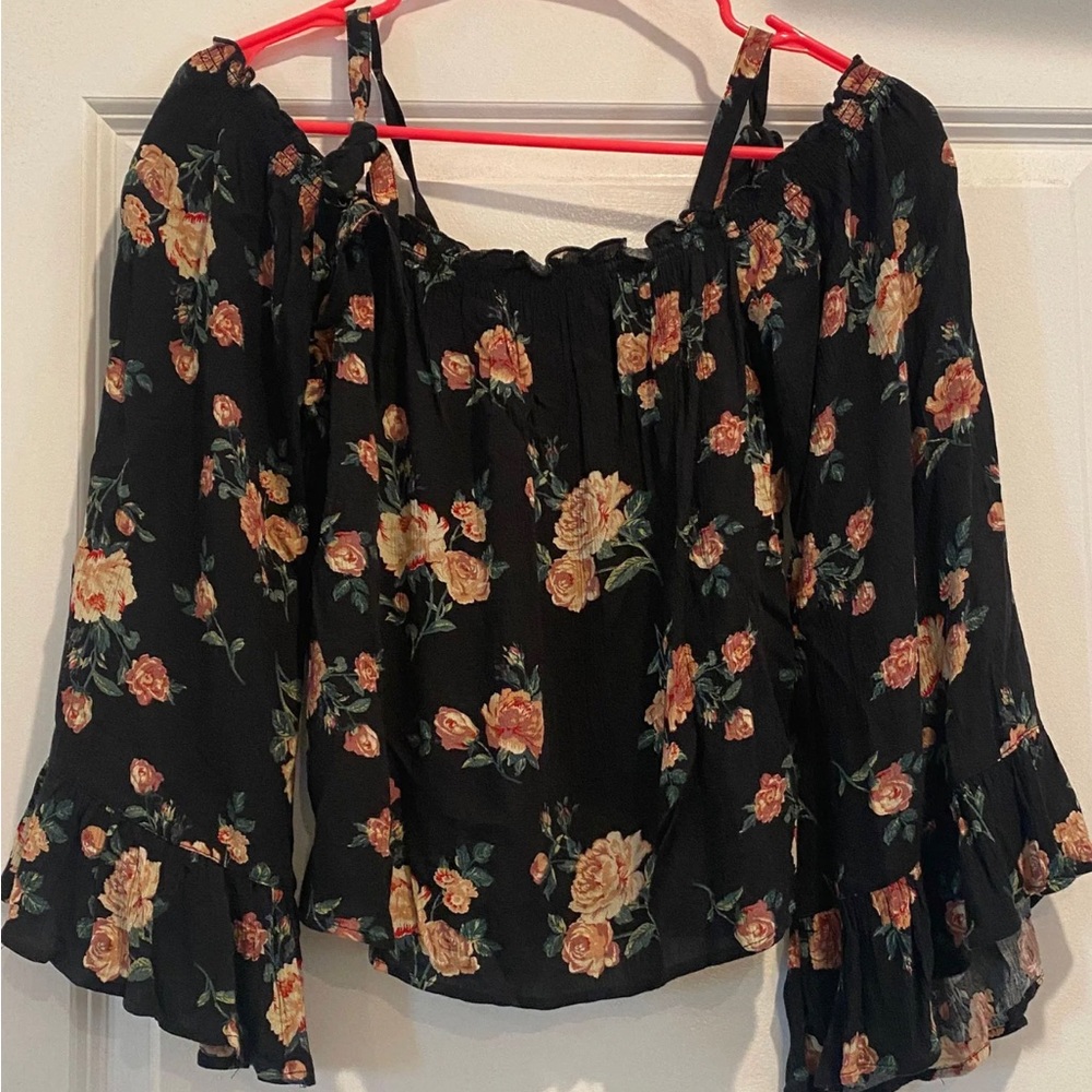 American Eagle Black Floral Off The Shoulder